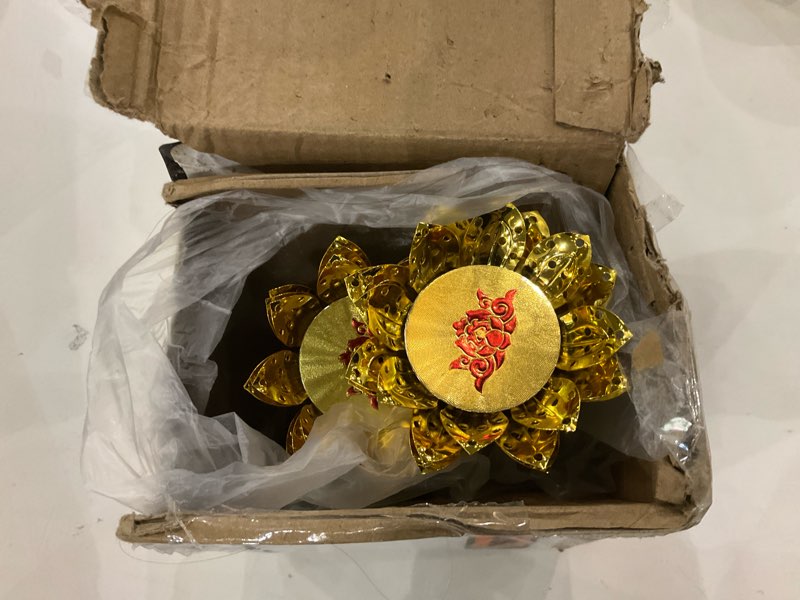 Condition photo showing New/Like New for 2Pcs Golden Alloy Lotus Candle Holder, Buddhist Butter Lamp Stand for Meditation, Home Altar, and Temple Decoration, 6.5 Inch Lotus Flower Design 16.5X5X5cm