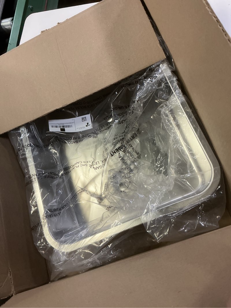 Condition photo showing Good Condition for LIHONG Stainless Steel Cat Litter Box,Small Metal Litter Box for Small Cats Hamster Rabbits,No Smell,Non Stick,Easy to Clean(18" Lx14 Wx4 H,M) 18"L x 14"W 4"H