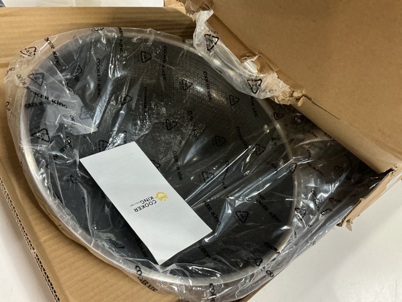 Condition photo showing New/Like New for cooker king 12-inch hybrid stainless steel wok with lid, nonstick stir fry pan & deep frying pan, tri-ply clad honeycomb everyday pan, induction ready, oven & dishwasher safe, pfoa free