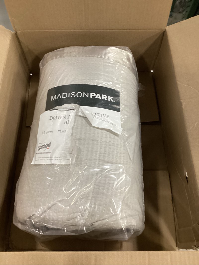Condition photo showing Good Condition for madison park cambria down alternative blanket, premium 3m scotchgard moisture wicking treatment, lightweight and soft bed cover for summer with satin trim, oversized king gray