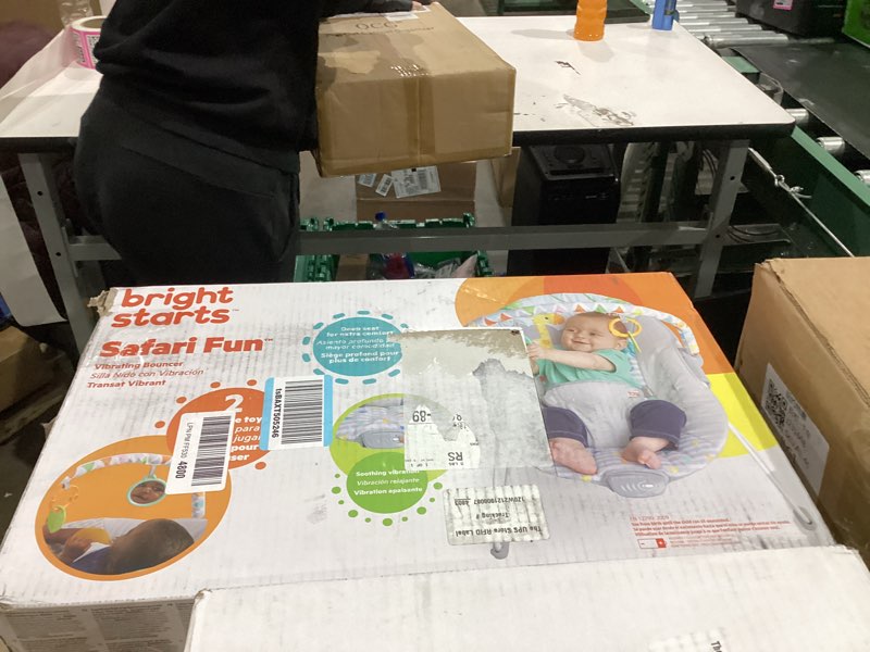 Condition photo showing New/Like New for Bright Starts Baby Bouncer Soothing Vibrations Infant Seat - Removable -Toy Bar, Nonslip Feet, 0-6 Months Up to 20 lbs (Safari Fun)