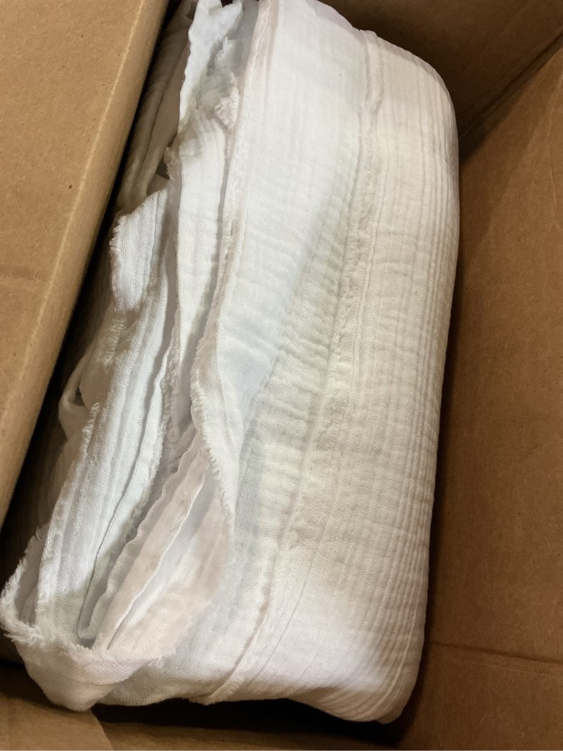 Condition photo showing Good Condition for muslin blanket - pure 100% turkish cotton airy soft light versatile gauze throw blanket for bed, couch, sofa (white, king size (95" x 110" inch)) white king size ( 95" x 110" inch )