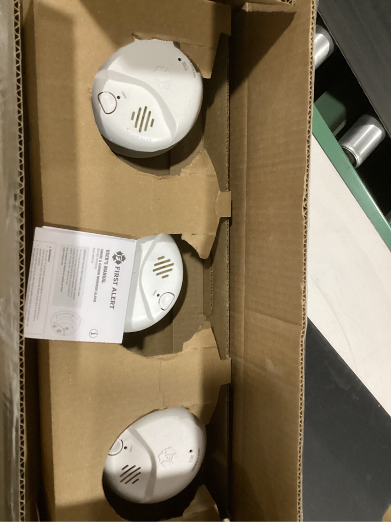 Condition photo showing Good Condition for first alert brk sc9120b-3 hardwired smoke and carbon monoxide (co) detector with battery backup. 3-pack , white 3-pack detector