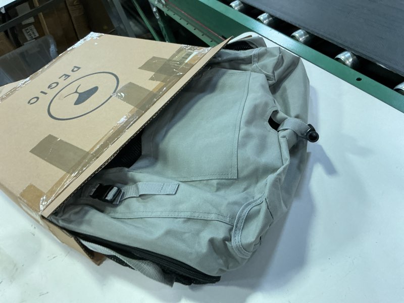 Condition photo showing Good Condition for Extra Large Cat Carrier for 2 Cats, Portable Soft Sided Large Pet Carrier for Traveling, Indoor and Outdoor Uses, 24"×16"×16"