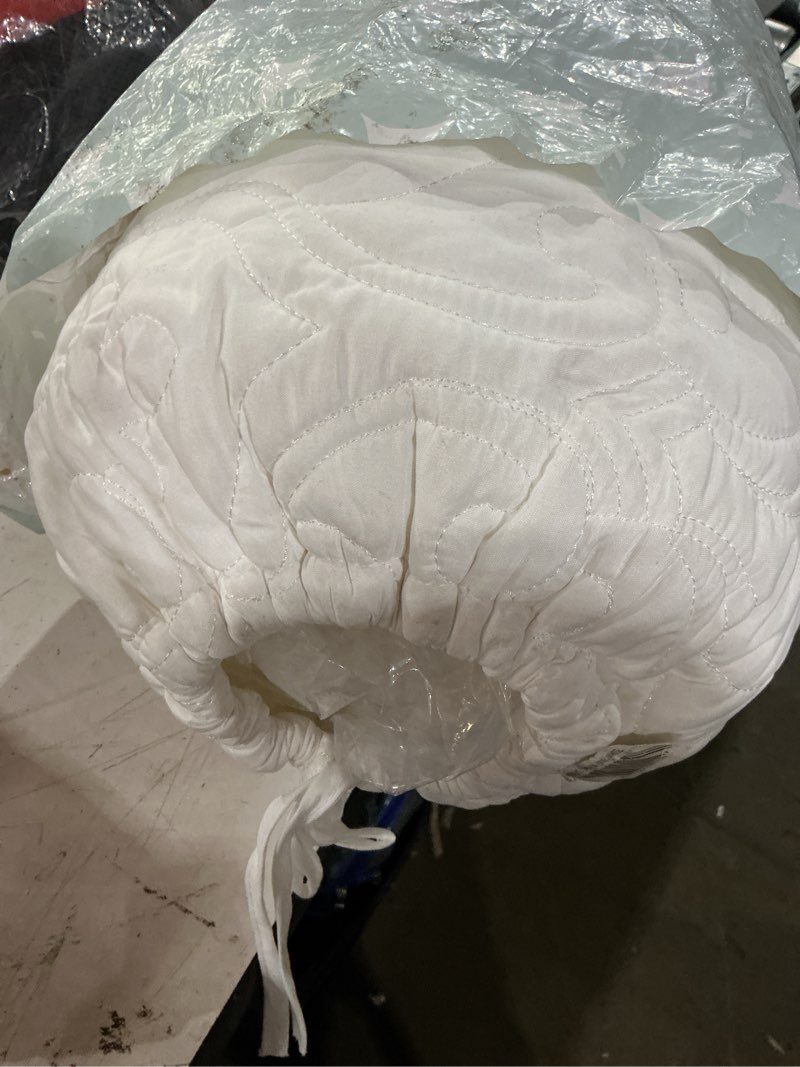 Condition photo showing Good Condition for white****linen market 3 piece navy quilt twin size bed set - a lightweight bedspread & machine washable quilts - includes quilted coverlet and two pillow shams - perfect bedding quilts twin navy