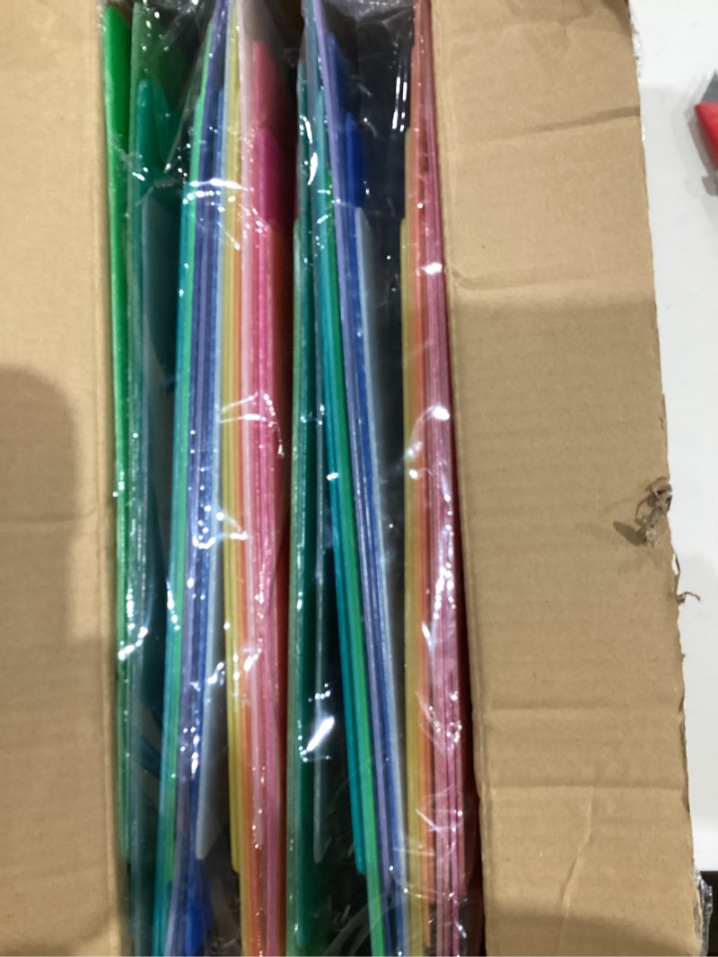 Condition photo showing New/Like New for UZLU 40 Pcs Plastic Clipboards Bulk 20 Assorted Colors 12.5 x 9 In Clear Colored Clip Board Standard A4 Letter Size Low Profile Clipboard Portable for Classroom Office Supplies Students Back to School