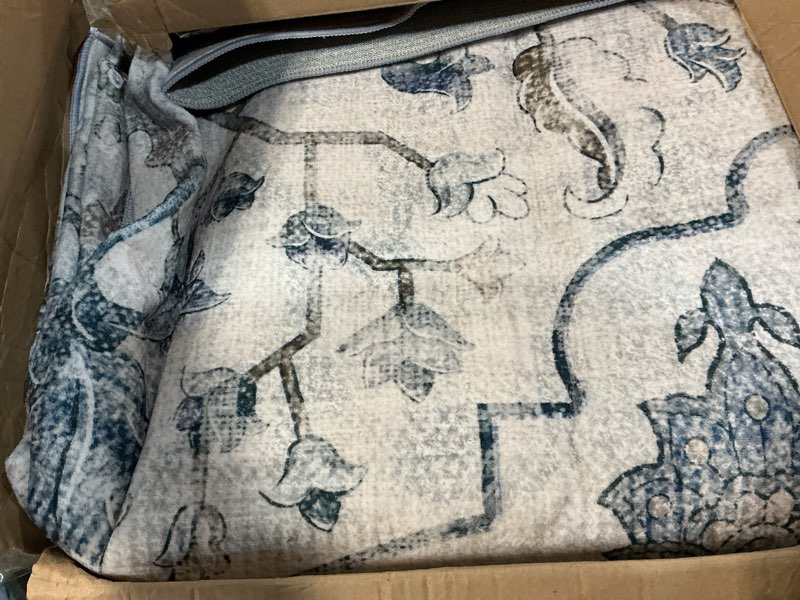 Condition photo showing Good Condition for Area Rugs 8'x10' Washable Non-Slip, Floral Vintage Distress Print Pattern Medallion Carpet for Living Room Bedroom Dining Room, Light Blue Navy Beige Gray White Blue/White/Gray/Purple 8' x 10' (Rectangular)