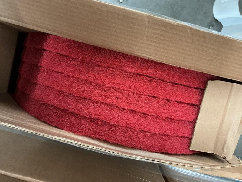 Condition photo showing Good Condition for 3m 20-in synthetic fiber abrasive floor polisher pad 5-pack