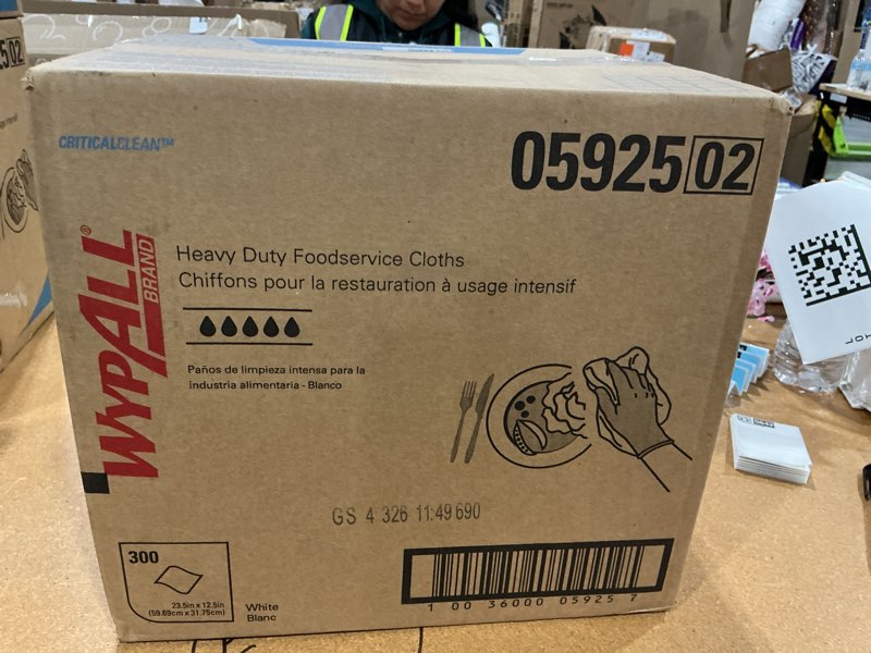 Condition photo showing Good Condition for wypall criticalclean cloths heavy duty foodservice wipes (05925), quarterfold towels, white (1 box of 300 sheets, 300 sheet total)