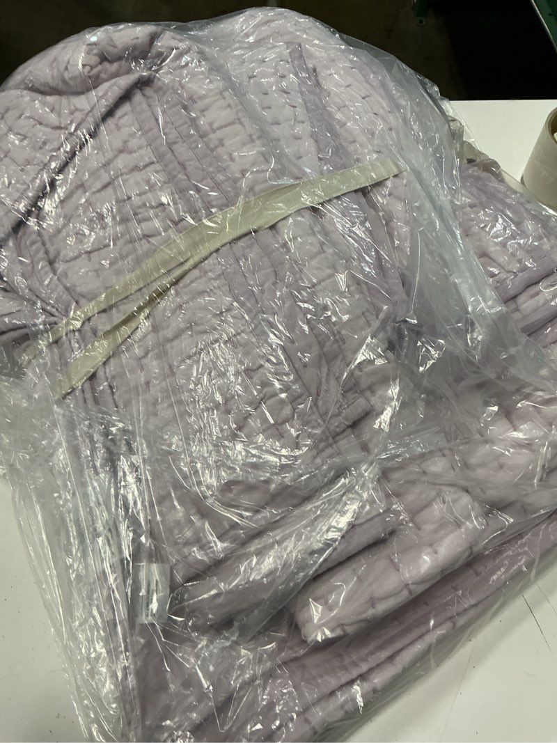 Condition photo showing Good Condition for european linen cotton stitch quilt set, full/queen, orchid