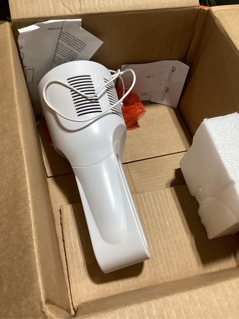 Condition photo showing Good Condition for style selections 13-in 5-volt 3-speed indoor white personal fan