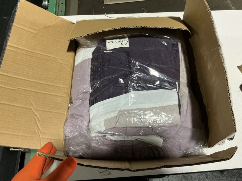 Condition photo showing Good Condition for chezmoi collection upland 7-piece quilted patchwork comforter set, lavender/gray/purple, queen queen lavender/gray/purple