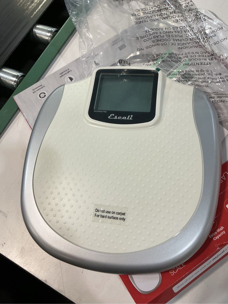 Condition photo showing Good Condition for escali extra large display digital bathroom scale for body weight with easy-to-read display and non-slip platform, extra-high capacity of 440 lb, batteries included