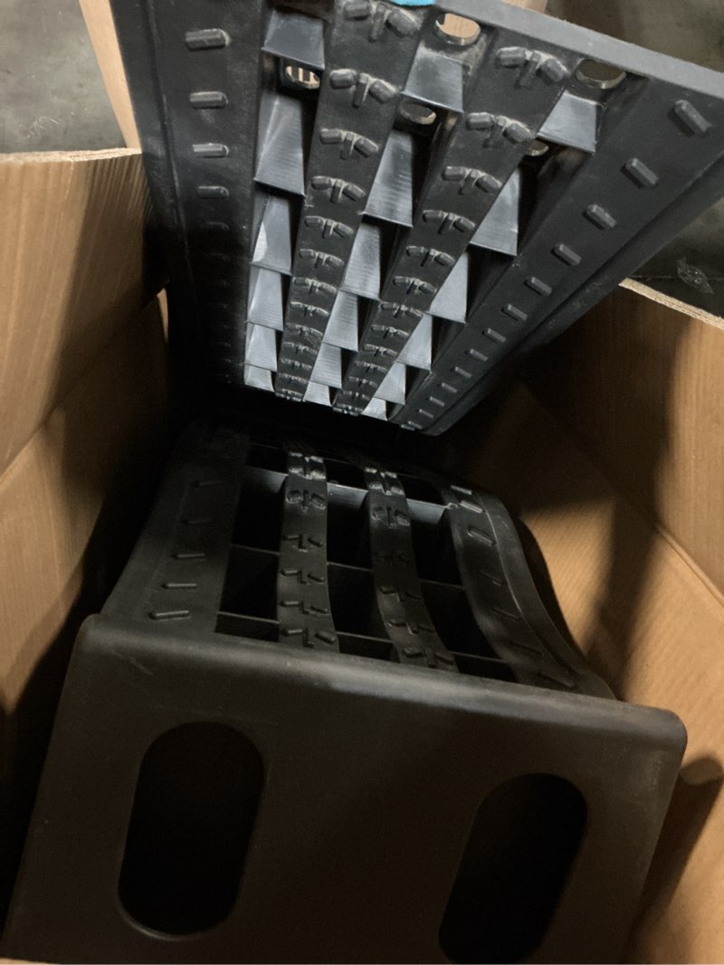 Condition photo showing Good Condition for MaxxHaul 50515 6" Lift Car Ramp 6,500 Lbs Capacity Per Pair 3,250 Lbs Per Ramp, 2- Pack , Black