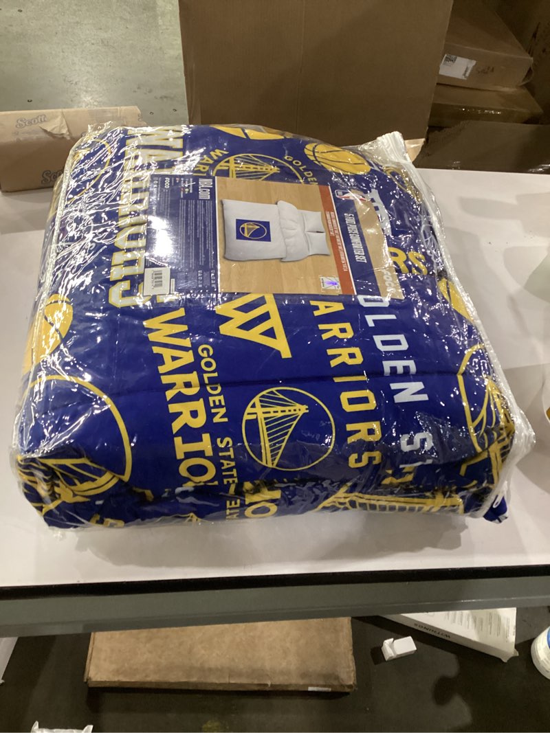 Condition photo showing New/Like New for FOCO Unisex-Adult NBA Team Logo Bed in a Bag Comforter, Sheets, Pillow Cases Bedding 5-Piece Set Golden State Warriors Full