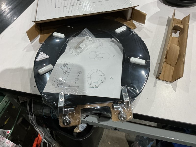 Condition photo showing Good Condition for black round toilet seat natural wood toilet seat with zinc alloy hinges, easy to install also easy to clean, scratch resistant toilet seat by angol shiold (round, black) round black