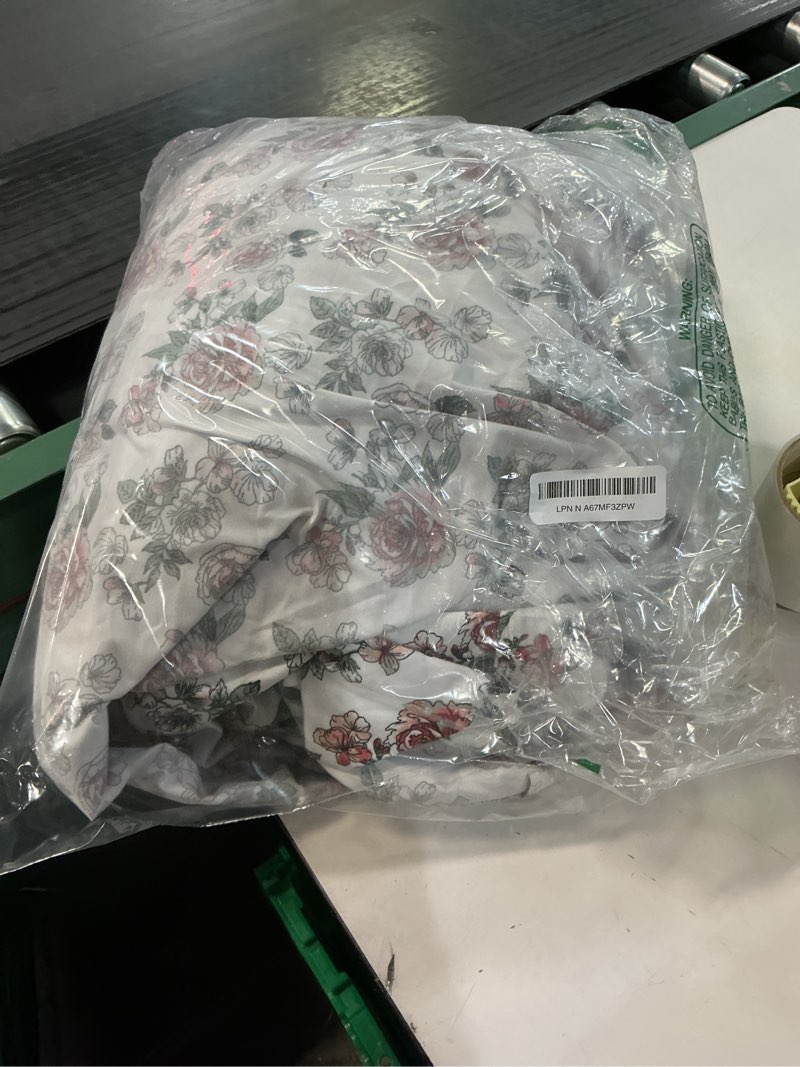 Condition photo showing Good Condition for Modern Threads Printed 4-Piece Extra Soft Bedding Sheets & Pillowcase Set, Deep Pocket up to 16 inch Mattress Rose Bloom Full Full 23 Vintage Roses