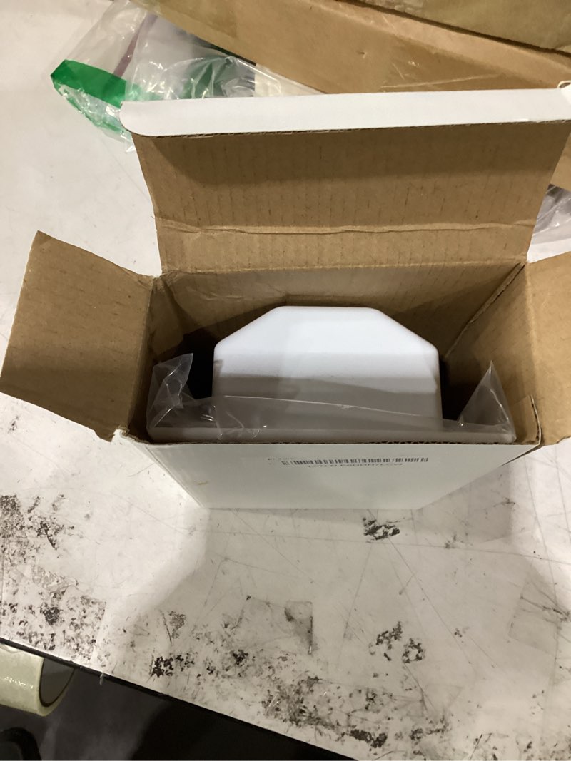 Condition photo showing Good Condition for pex-a ice maker outlet box, 1/2" f1960 expansion inlet x 1/4" od compression outlet, ice maker box with 1/4 turn shut off valve f1960 pex
