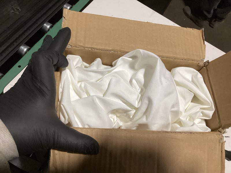 Condition photo showing Good Condition for ELNIDO QUEEN® Feather Comforter King Size, Filled with Feather and Downfiber, Luxurious Fluffy Hotel Style White Bedding Comforter, 100% Cotton Duvet Insert Medium Warmth for All Season, 106x90 Inch