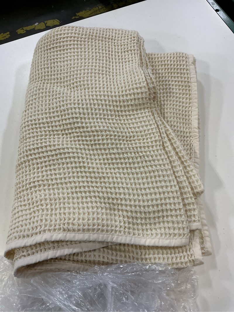 Condition photo showing Good Condition for quince organic waffle bed blanket undyed 70”x50 “ 