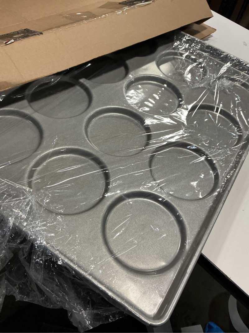 Chicago Metallic Bakeware ePan Aluminum Hamburger Bun Pan for 15 Buns