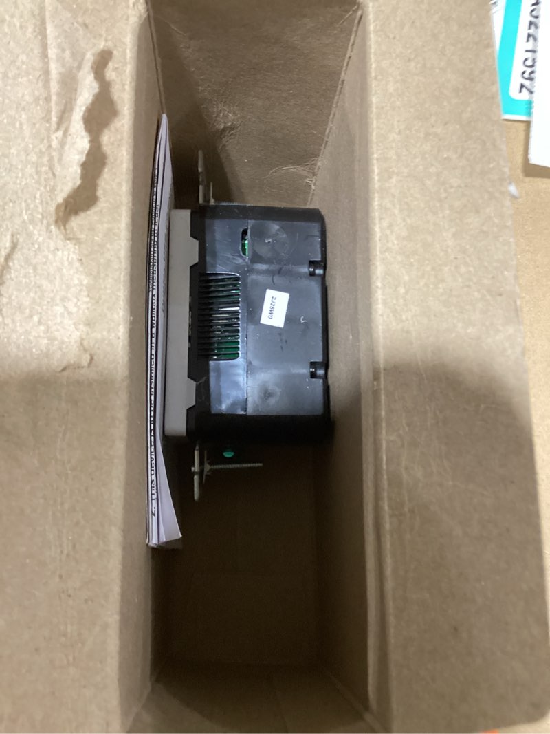 Condition photo showing Good Condition for decora white 15 amp tamper resistant duplex outlet with usb charger type a/c 3.6 amp 18-watt outlet (3-pack) t5638-b3w