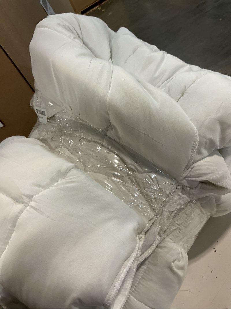 Condition photo showing As Is for king size quilted fitted mattress pad cover with deep pocket fitted 8" - 21", ultra soft and comfortable, breathable (white, king) white king