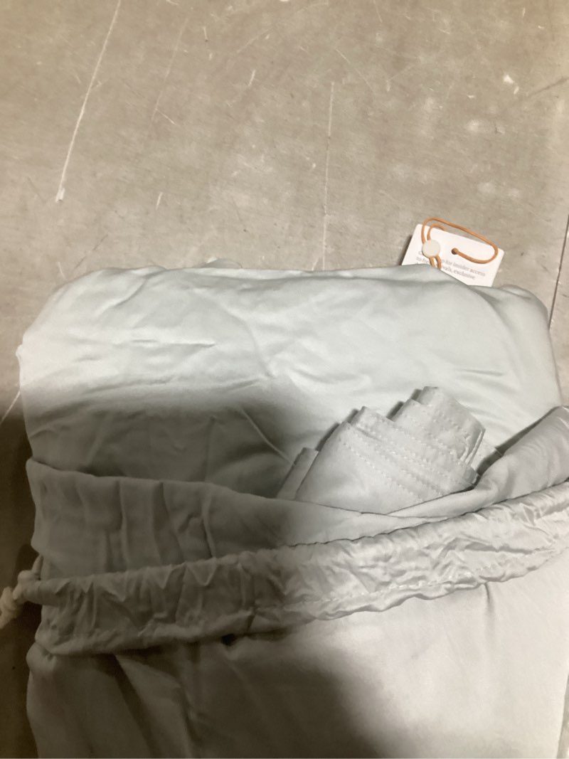 Condition photo showing Good Condition for bamboo duvet cover set, king/cal king, mist