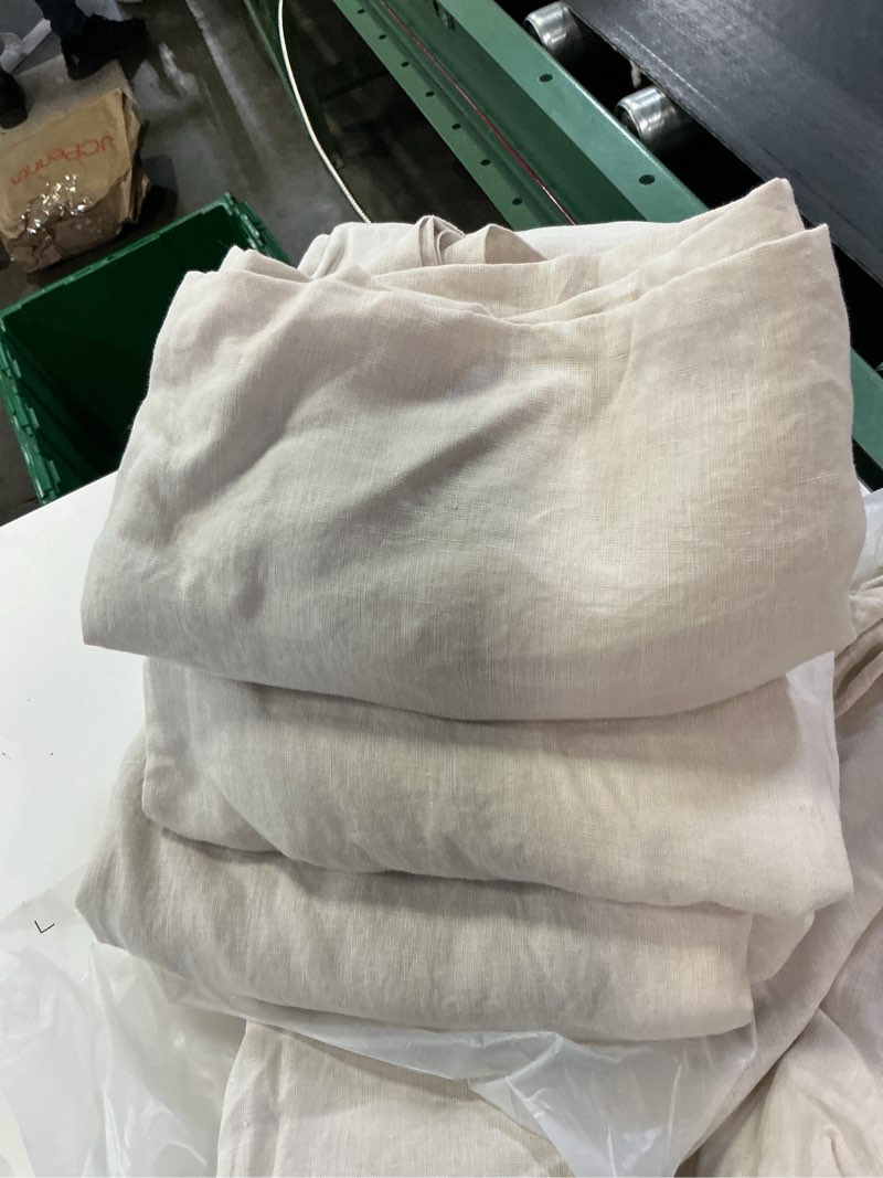Condition photo showing Good Condition for european linen sheet set, queen, sand