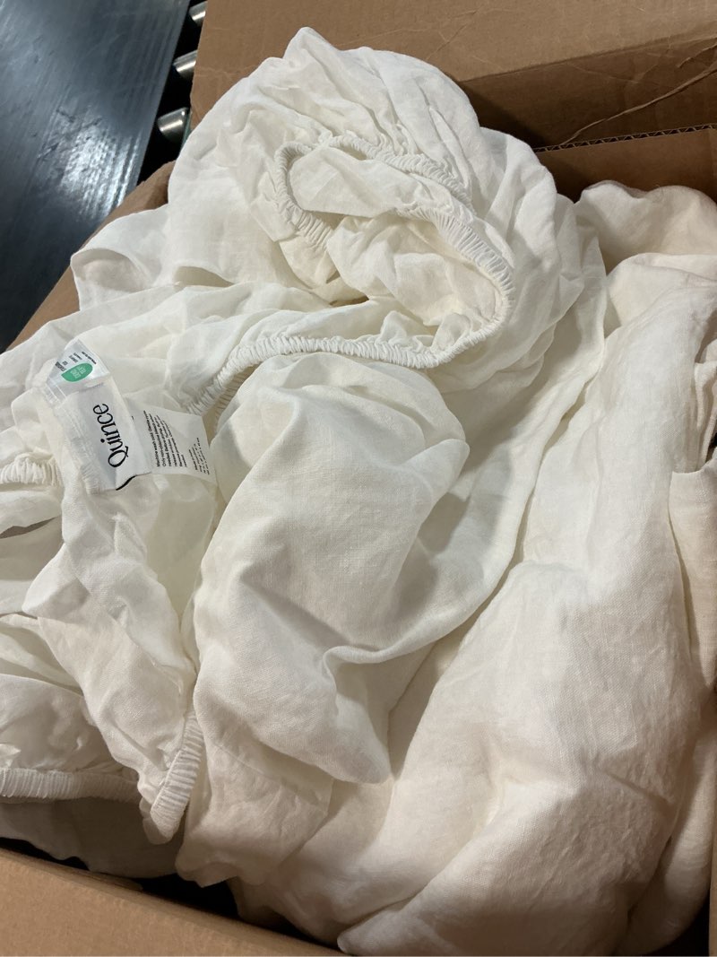 Condition photo showing Good Condition for european linen sheet set, king, white