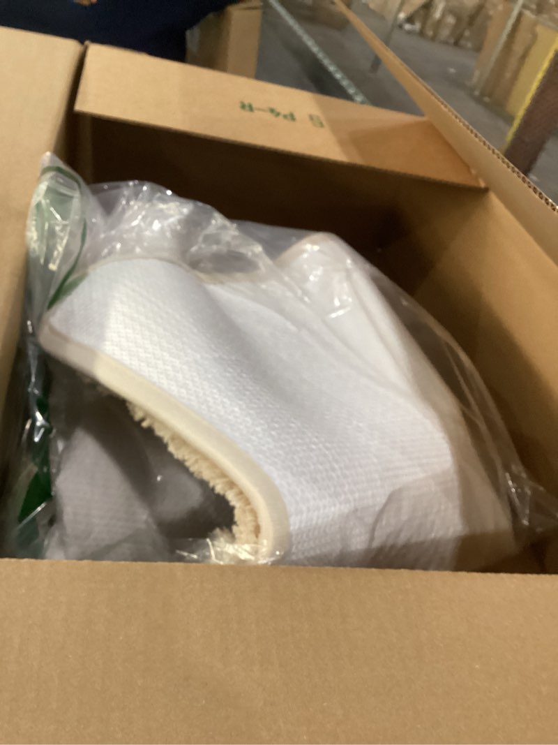 Condition photo showing Good Condition for Amazon Basics Banded Bathroom Bath Rug Mat, Cream, 31" L x 20" W Cream 20 by 31 inches