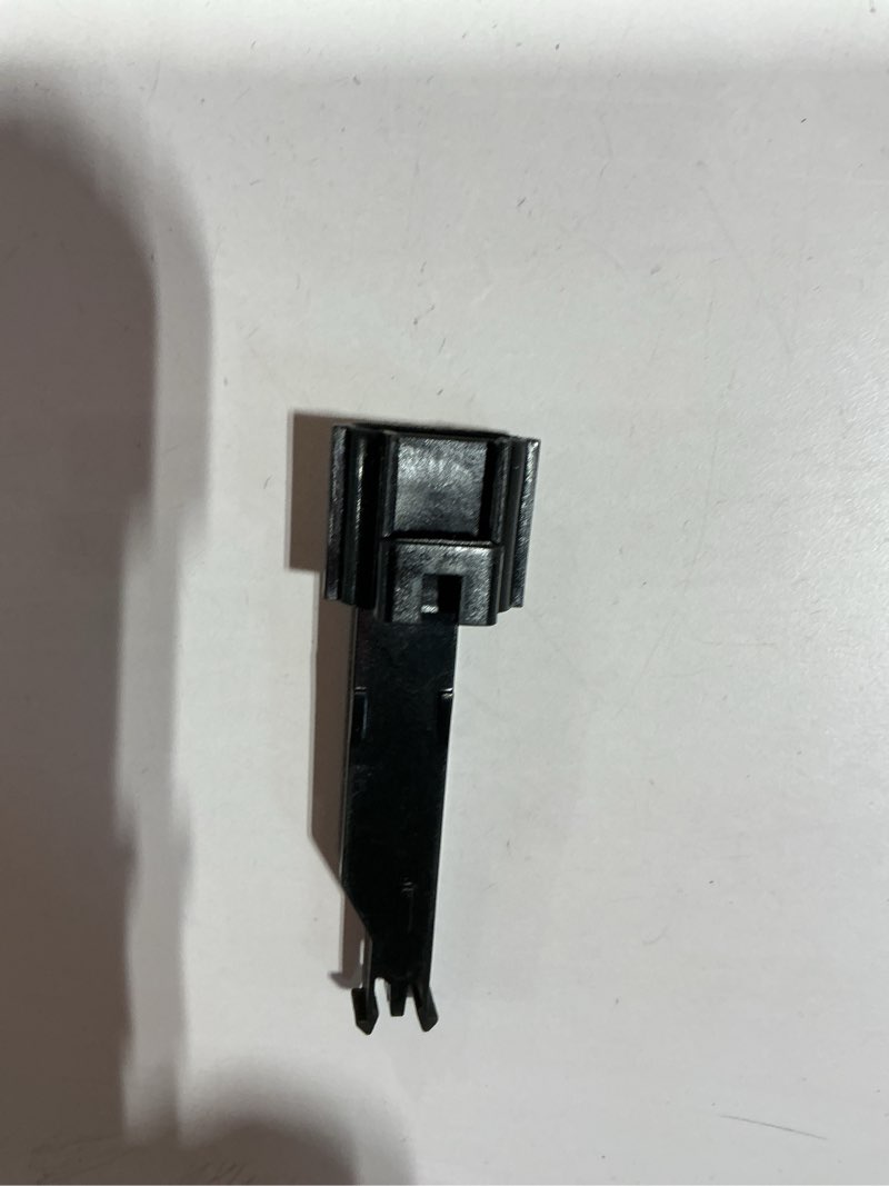 Condition photo showing New/Like New for brake fluid level sensor f7dz2c251aa compatible with ford f-150 f-250/f-350/f-450 super duty explorer mustang taurus for mercury sable montego for lincoln continental mks mkt