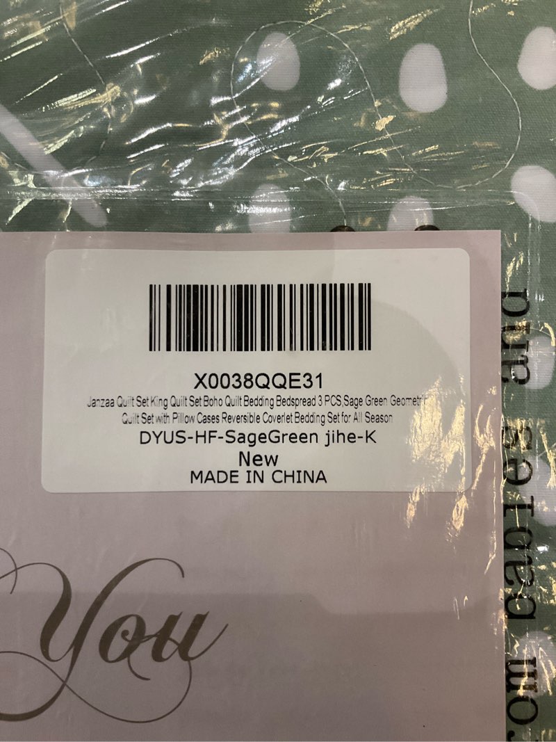 Condition photo showing New/Like New for King quilt bed set, 3 pcs, sage green