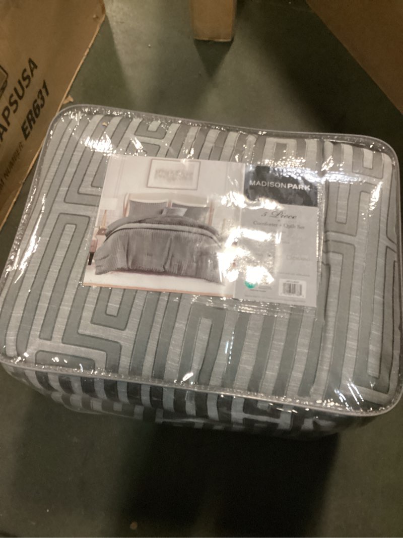 Condition photo showing New/Like New for Madison Park King Comforter Set Jacquard Metallic Thread Comforters, All Season Comforter & Quilt Bedding Set King Size Comforter, Decor Pillows, Shams, Royce, King Grey 5 Piece
