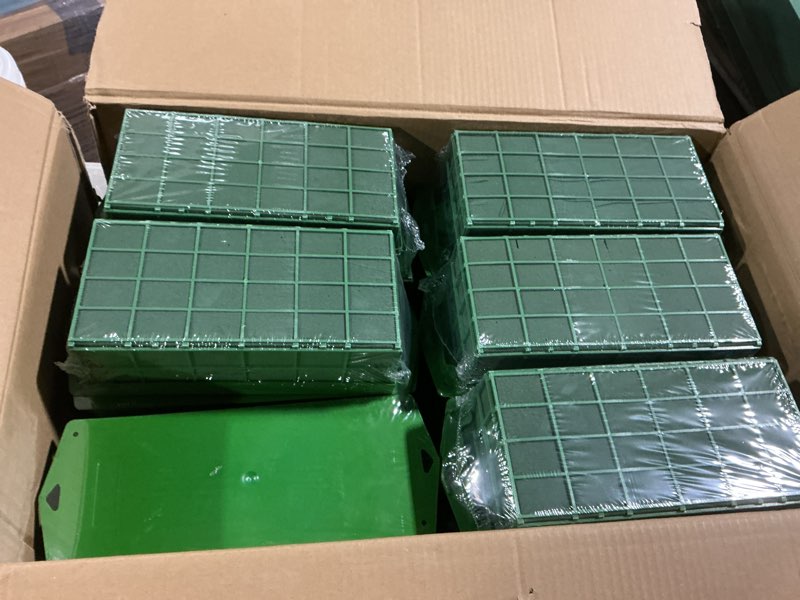 Condition photo showing Good Condition for 24 packs floral foam cage rectangle flower cage holders with floral foam flower arrangement supplies for fresh flowers, home wedding decorations, 11.8 x 4.3 x 3.1 inches