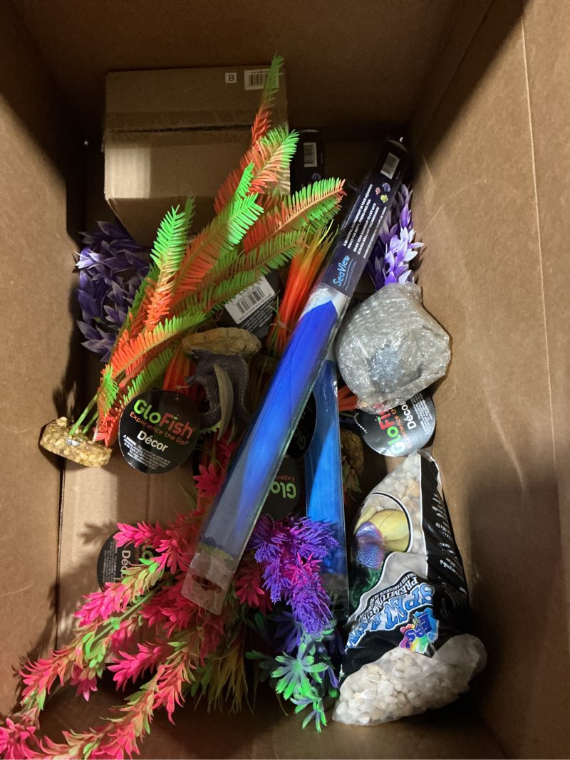 Condition photo showing Good Condition for Miscellaneous Aquarium Decorations 