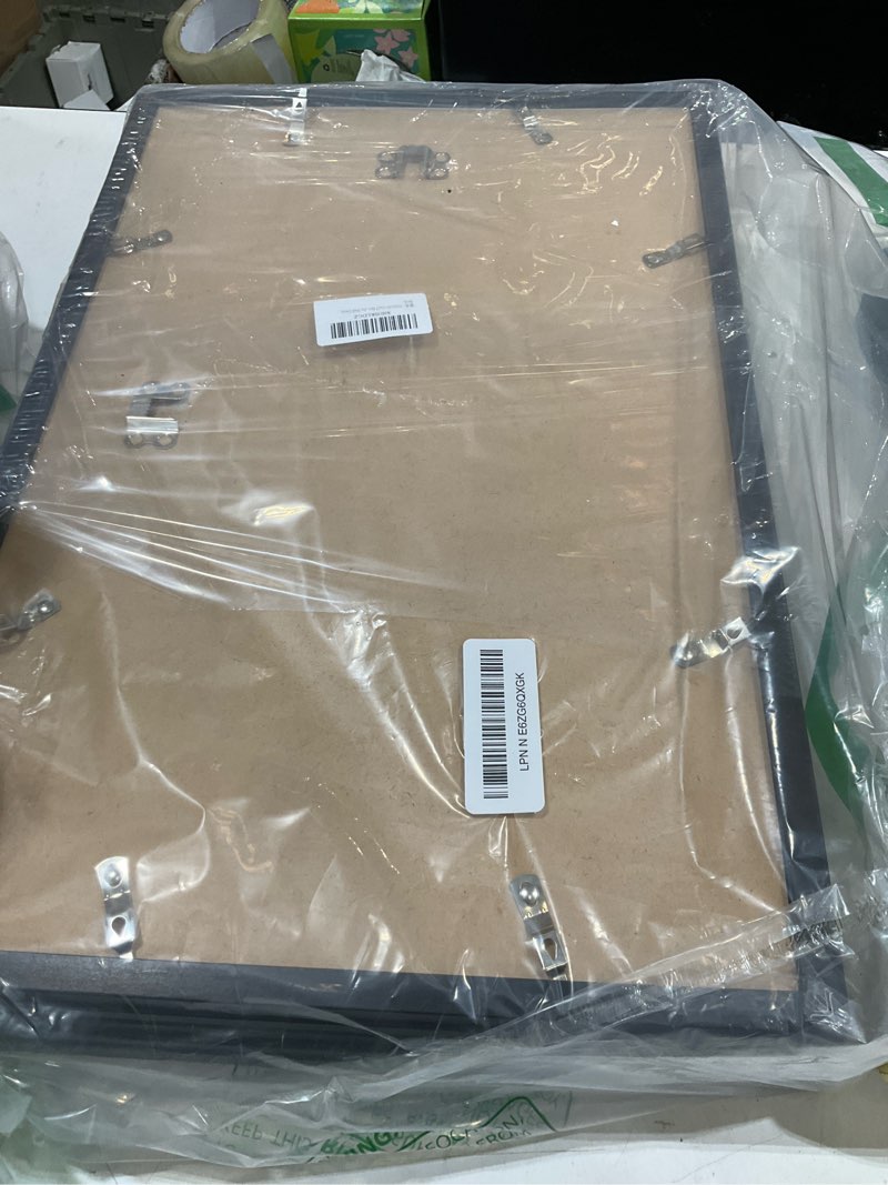 Condition photo showing Good Condition for pealsn 11x17 picture frame set of 6, display pictures 8x12 with mat or 11 x 17 without mat for wall mounting display, photo frames collage for wall decor, black. black 11x17