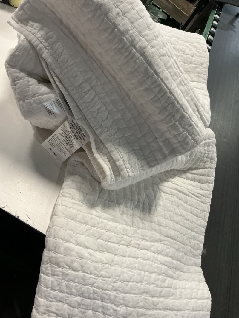 Condition photo showing As Is for european linen cotton stitch quilt (108 in x 92 in )