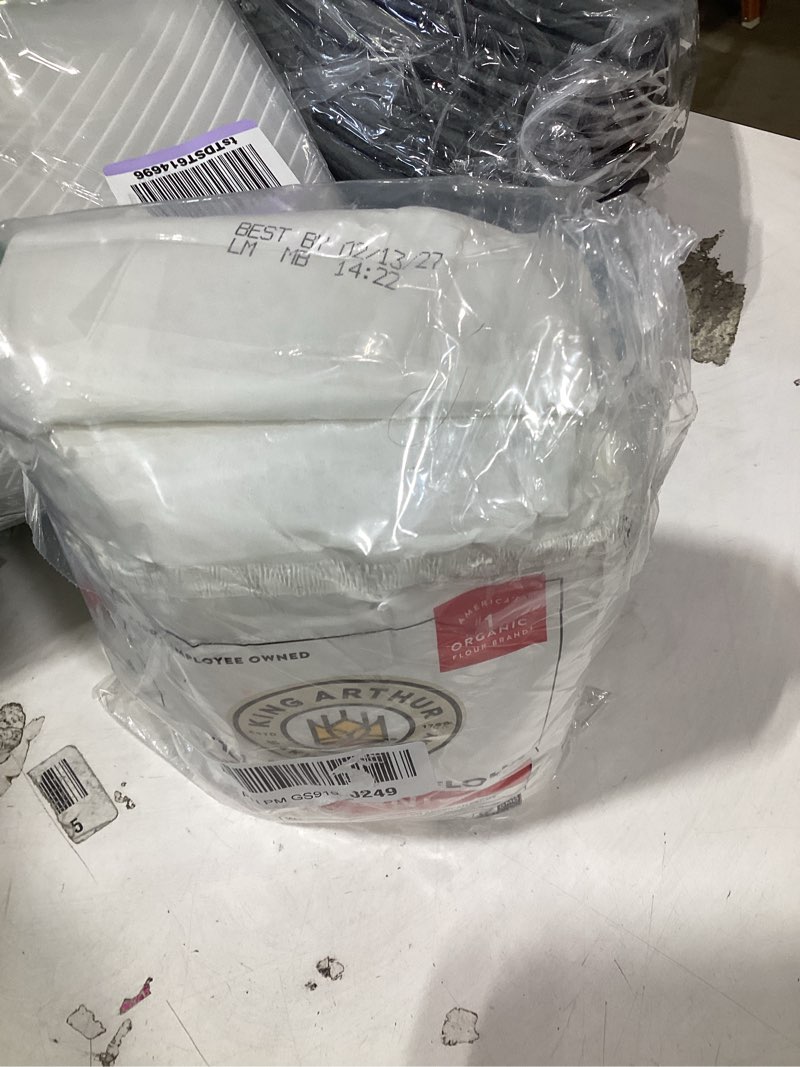 Condition photo showing New/Like New for king arthur organic unbleached all purpose flour, non-gmo project verified, no preservatives, 5 pounds 