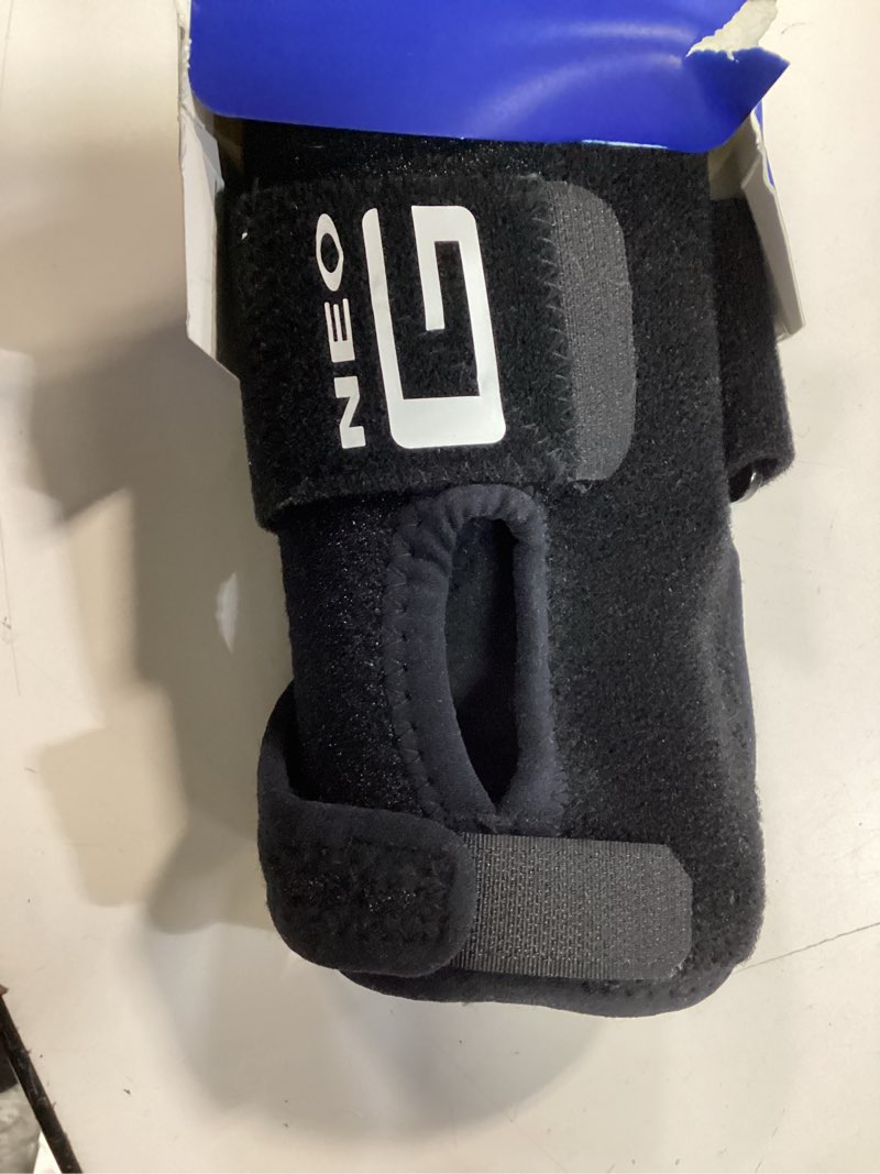 Condition photo showing Good Condition for neo g easy-fit wrist brace adjustable support for carpal tunnel & tendonitis fsa/hsa eligible