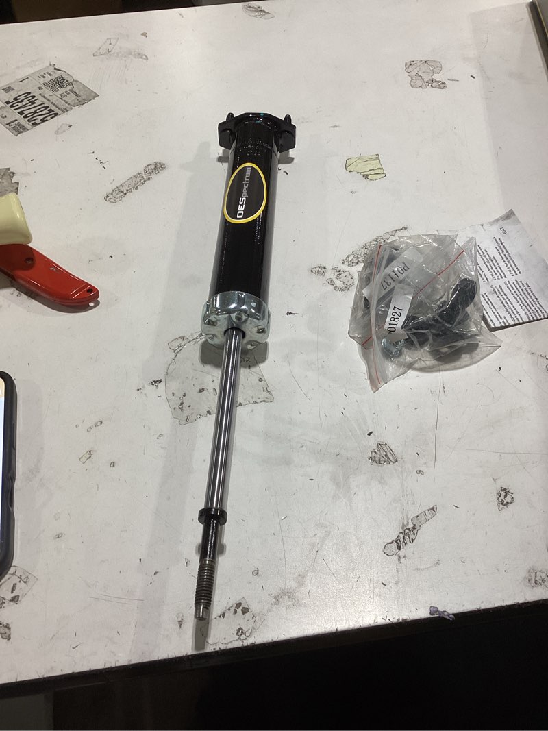Condition photo showing Good Condition for monroe shocks & struts oespectrum 5681 shock absorber