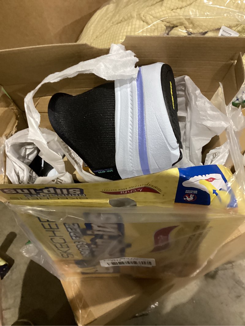 Condition photo showing New/Like New for Skechers Women's Max Cushioning Arch Fit Cambridge Hands Free Slip-in Sneakers 7.5 Black/Blue