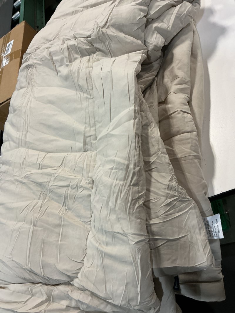 Condition photo showing Good Condition for (Incomplete )Bedsure Super King Plus Size Comforter Set, Light Beige Soft Prewashed Bedding for All Seasons, 3 Pieces GentleSoft™ Bed Set, 1 Lightweight Comforter (128\"x120\") and 2 Pillowcases (20\"x36\") Super King Plus(128\"x120\") 03 - Light Beige