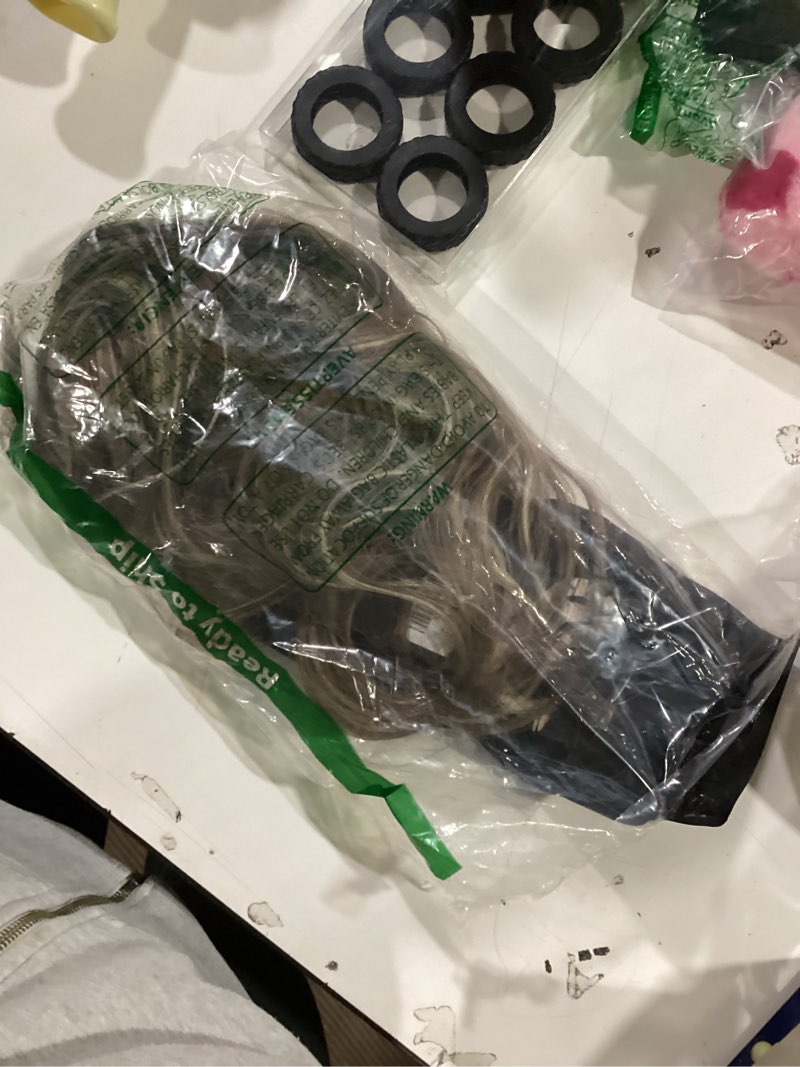 Condition photo showing Good Condition for NAYOO Clip in Hair Extensions for Women 20 Inch Long Wavy Curly Medium Brown Ash Blonde Hairpieces Full Head Synthetic Hair Hairpieces (6PCS, Medium Brown Ash Blonde) 20 Inch Medium Brown Ash Blonde