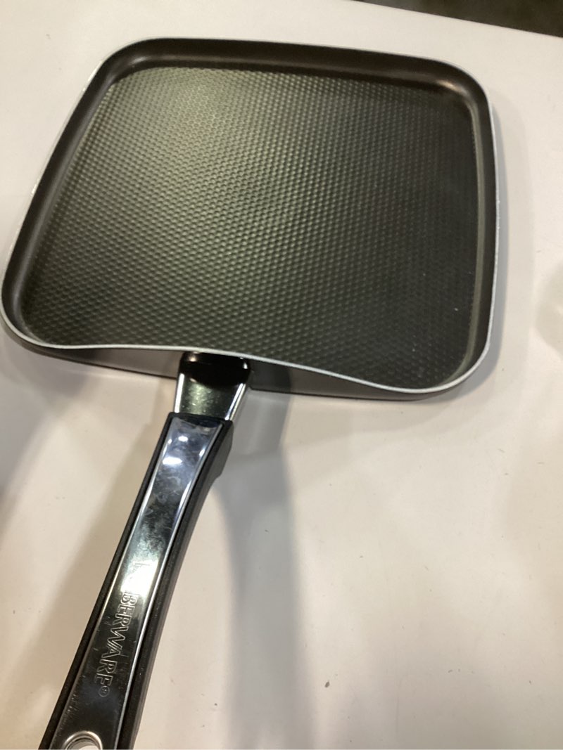 Condition photo showing Good Condition for Farberware - 21745 Farberware High Performance Nonstick Griddle Pan/Flat Grill, 11 Inch, Black Griddle (11")