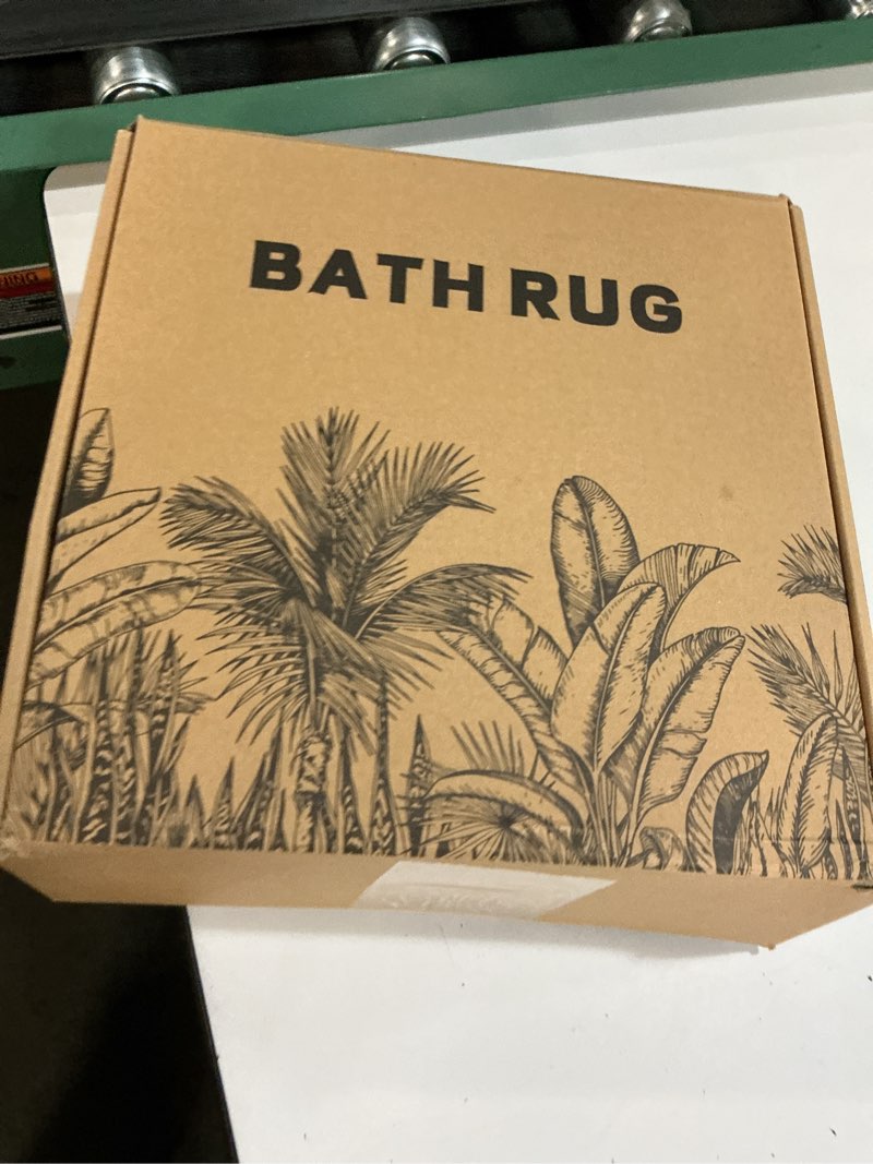 Condition photo showing New/Like New for tititex luxury cream rhombus stars bathroom rug, 24"x36" classic extra soft and absorbent microfiber bath rugs, non-slip plush shaggy bath carpet for bathroom floor cream 2' x 3' (rectangular)