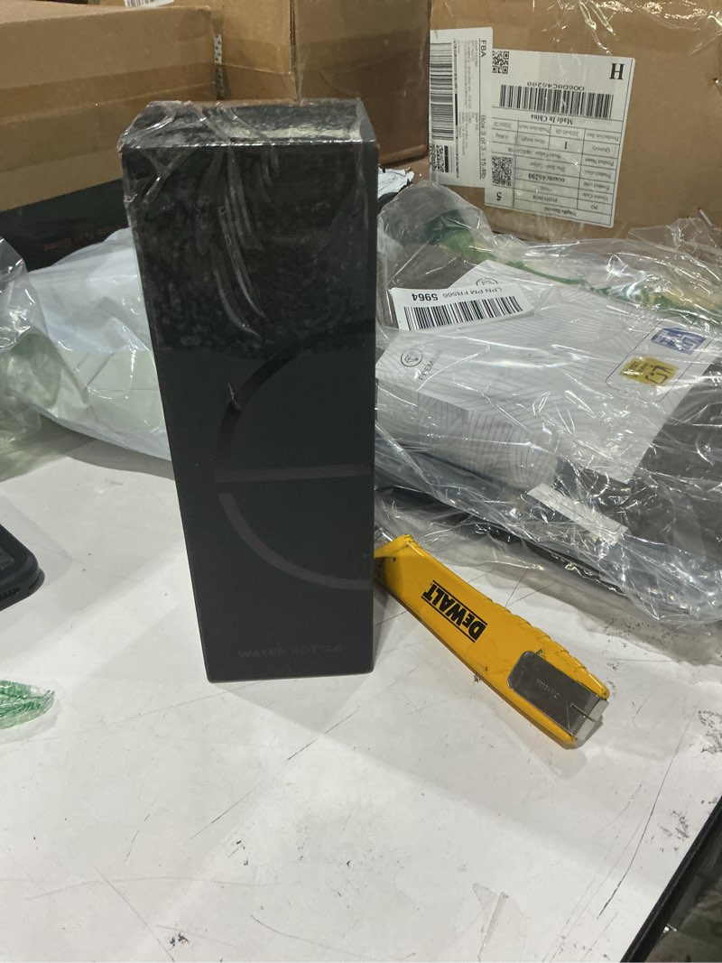 Condition photo showing Good Condition for glass water bottle