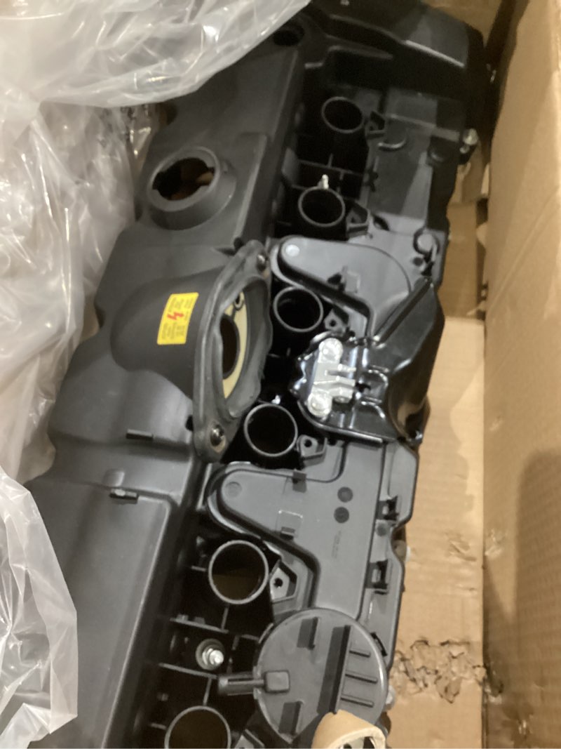 Condition photo showing Good Condition for N52 Engine Valve Cover For BMW E70 E82 E90 E91 Z4 X3 X5 128i 328i 528i 535i 328xi 528xi 328i xDrive 528i xDrive Replaces# 11127552281 11127582245