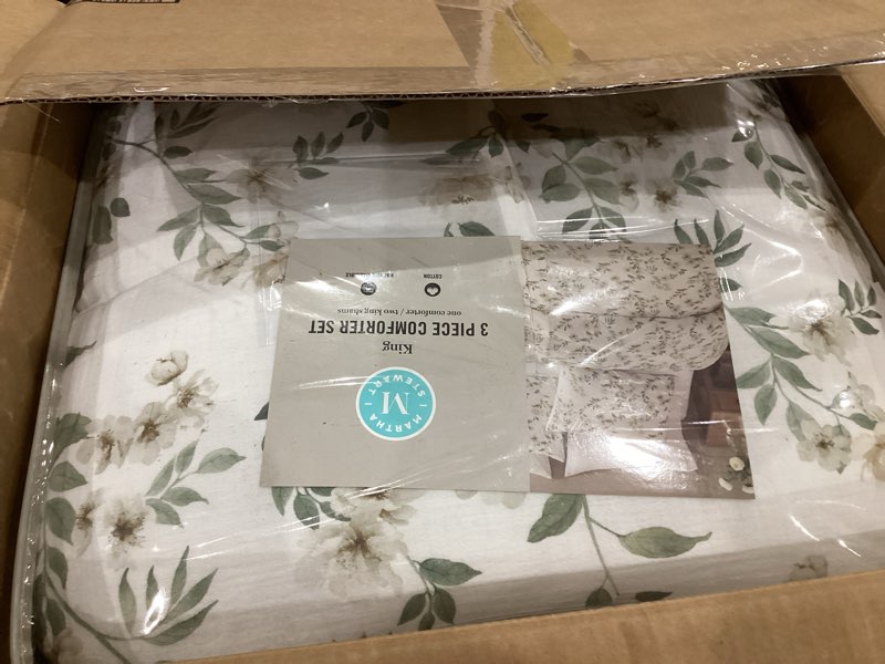 Condition photo showing Good Condition for martha stewart - king comforter set, soft cotton with crisp & tailored naturally smooth cotton percale reverse, 3 piece bed set with matching pillowcases (hazel floral beige) king hazel floral beige