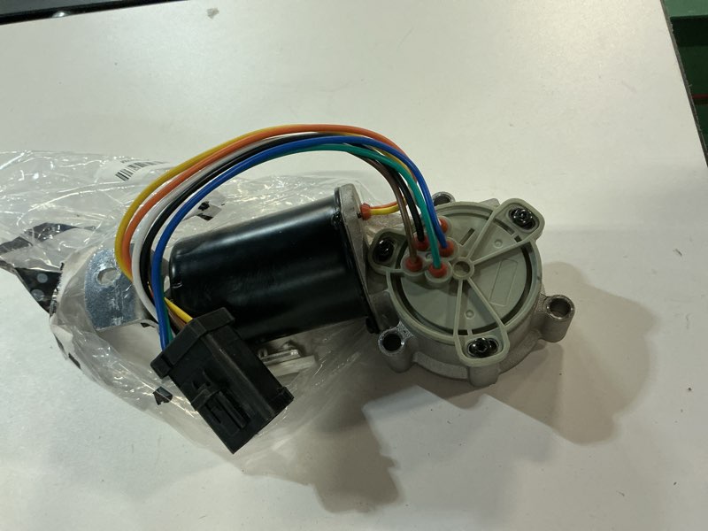 Condition photo showing Good Condition for motoforti 4wd transfer case shift encoder motor, for ford f-150 2009-2011, for ford expedition 2008-2011, transfer case shift motor, no.8l1z7g360ab, metal, silver tone
